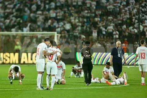 صدمة معتمد وانهيار لاعبي الأبيض.. كواليس مباراة الزمالك واتحاد العاصمة في نهائي الكونفدرالية (فيديو)